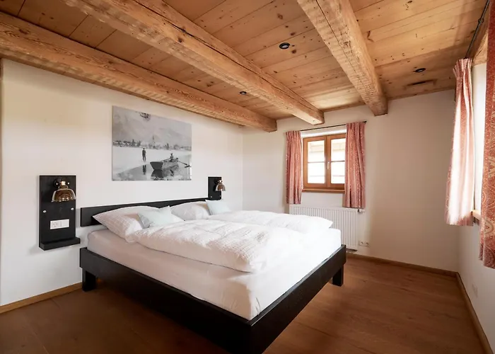 - Exclusive Lakefront With Private Zirben Sauna, 4 For Family & Friends