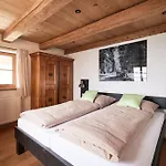 - Exclusive Lakefront With Private Zirben Sauna, 4 For Family & Friends