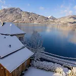 - Exclusive Lakefront With Private Zirben Sauna, 4 For Family & Friends Chalet *