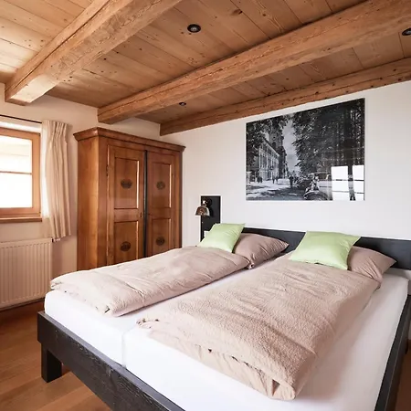 - Exclusive Lakefront With Private Zirben Sauna, 4 For Family & Friends